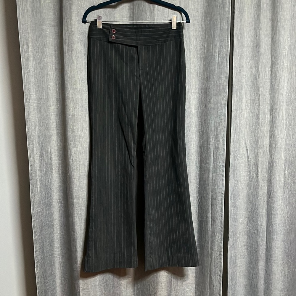 Ellemenno gray pinstripe pants, size 3